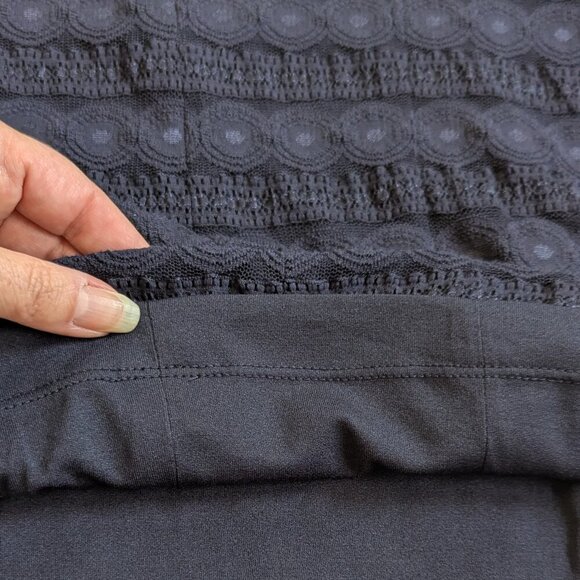 Ann Taylor Women's Size Small Lace Sleeveless Lined Shell Top In Navy - Picture 8 of 10